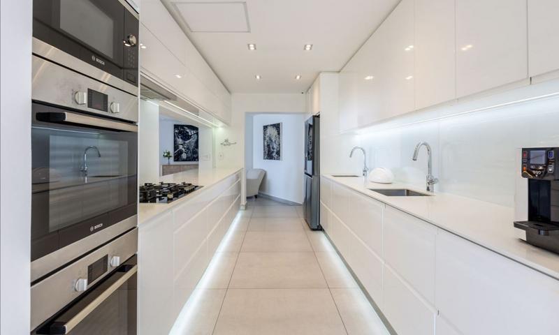 4 Bedroom Property for Sale in Llandudno Western Cape